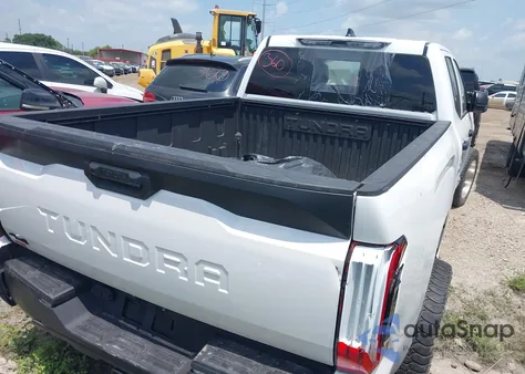 2025 Toyota Tundra Sr 4Wd z USA, uszkodzony, nr VIN 5TFKB5DA4SX280387